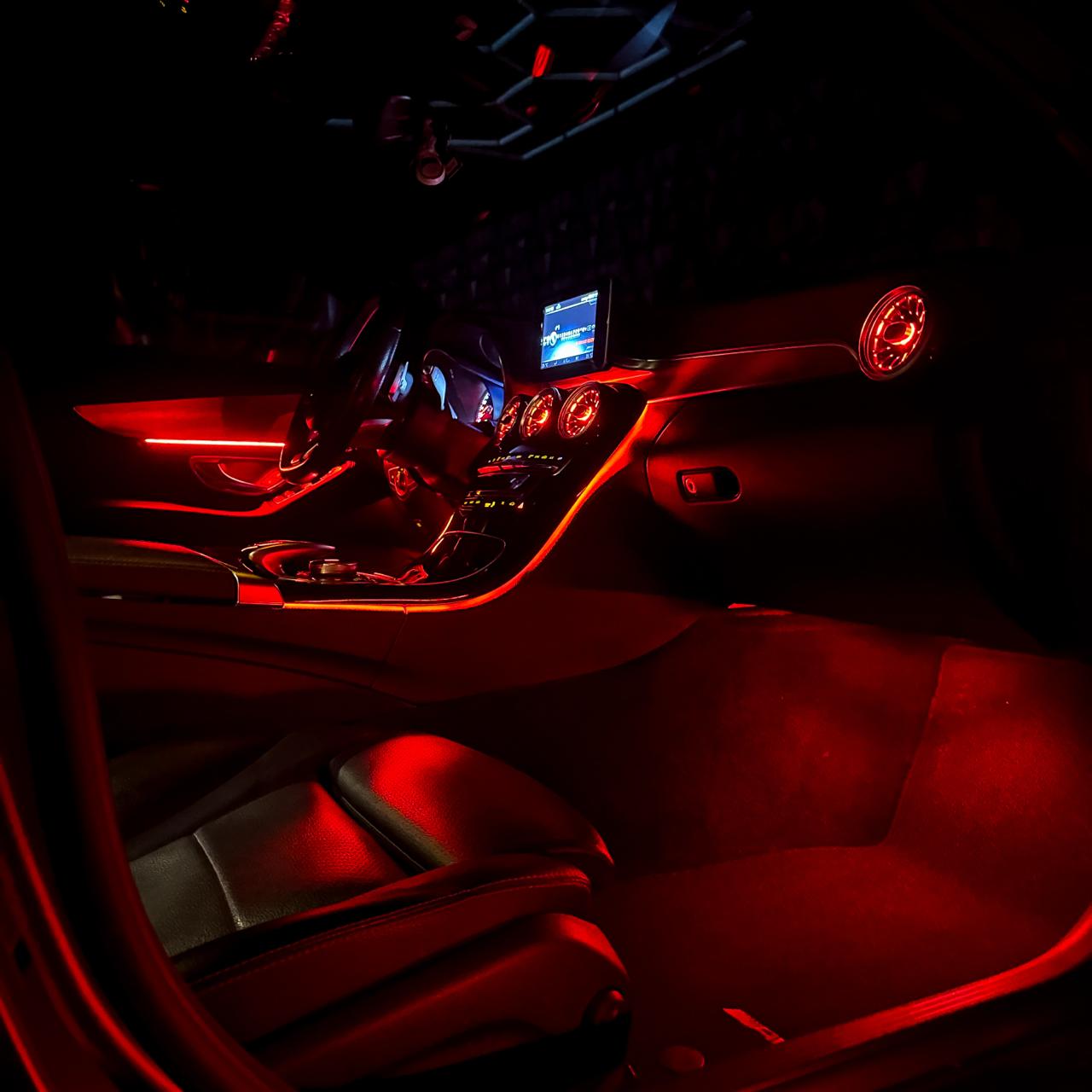 lumini ambientale roșii interior Mercedes